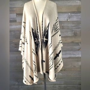 Francesca's Collections Mesquite Tribal Pattern Ruana Wrap
